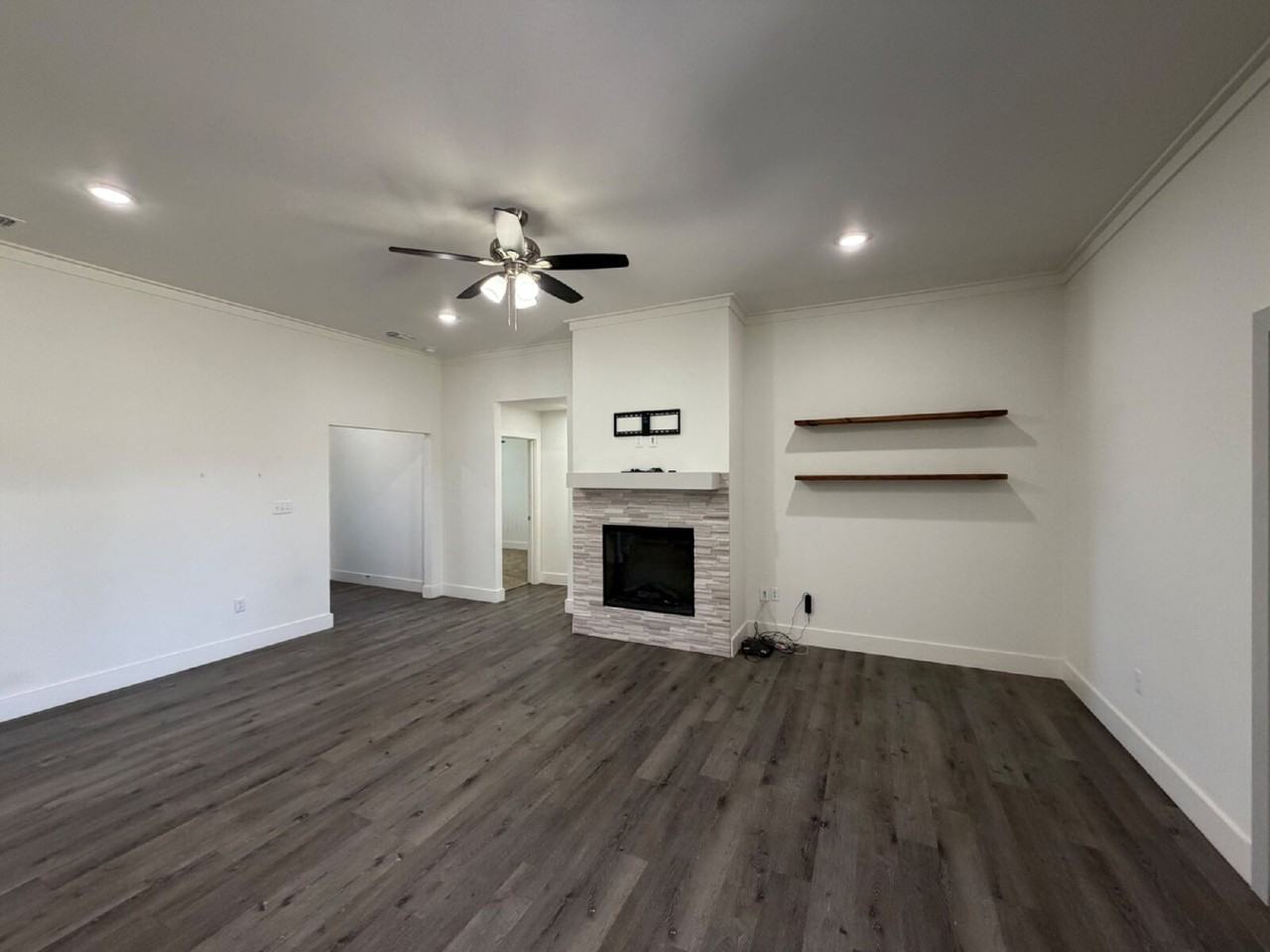 405 Ranger St - Photo 4 of 19