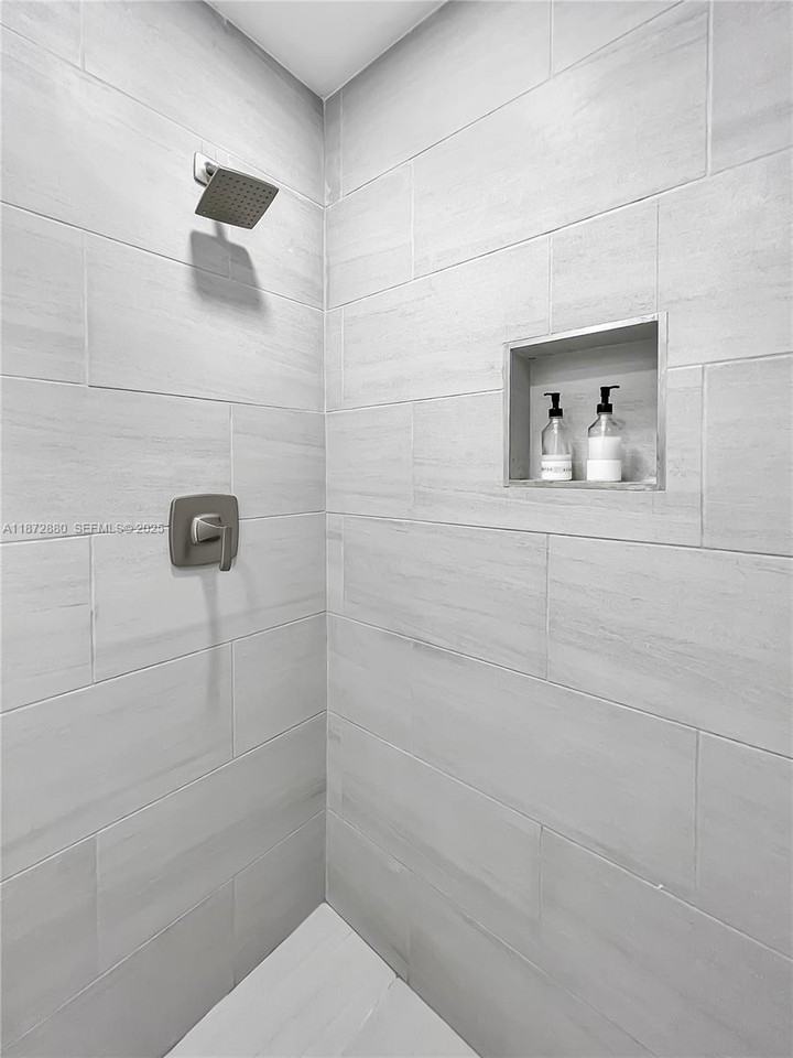 2200 Southwest 21st Street #A - Photo 7 of 31
