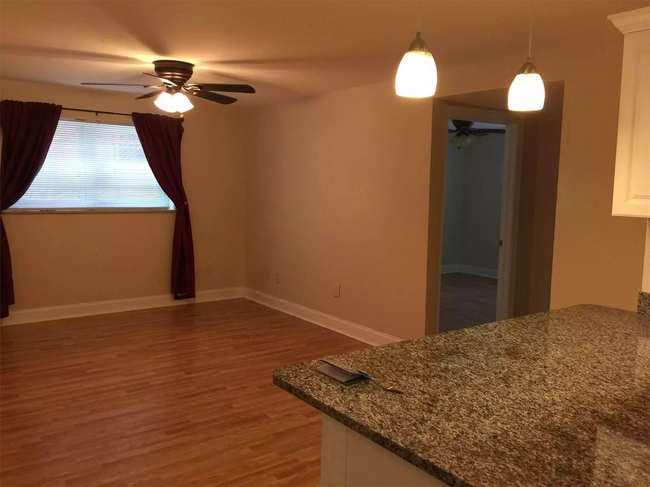 Emerson 115 - Photo 5 of 18