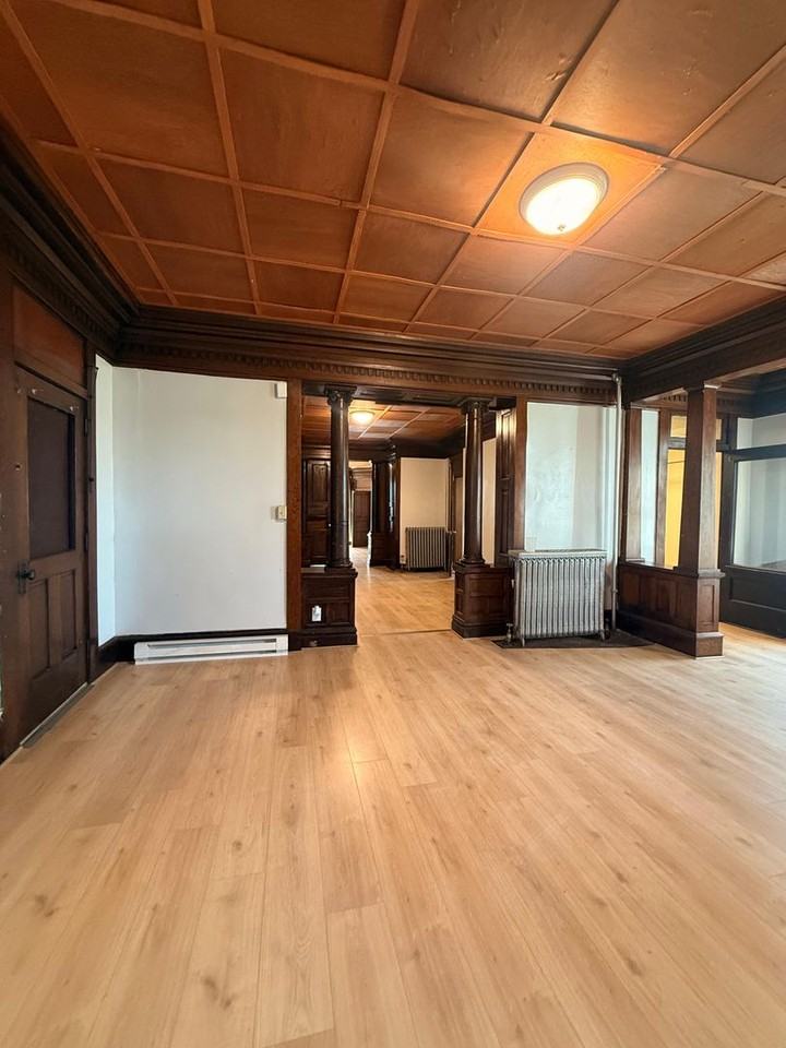 428 W Washington St - Photo 3 of 4