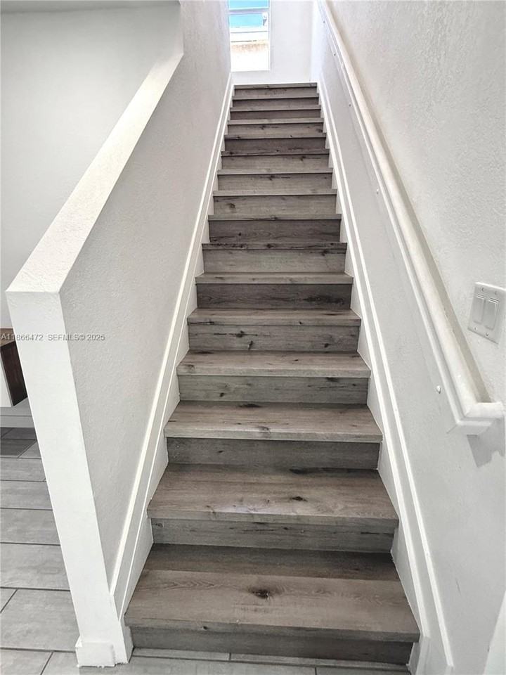 507 Northeast 6th Court #0 - Photo 7 of 19