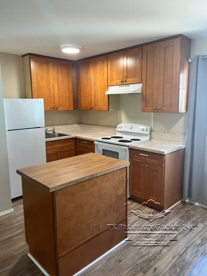 320 Bennett Street - Photo 5 of 11