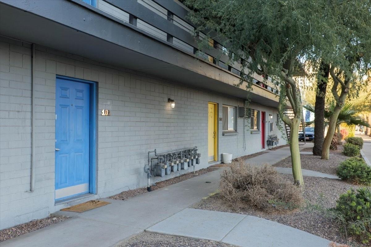 Space on 6th - Photo 4 of 50