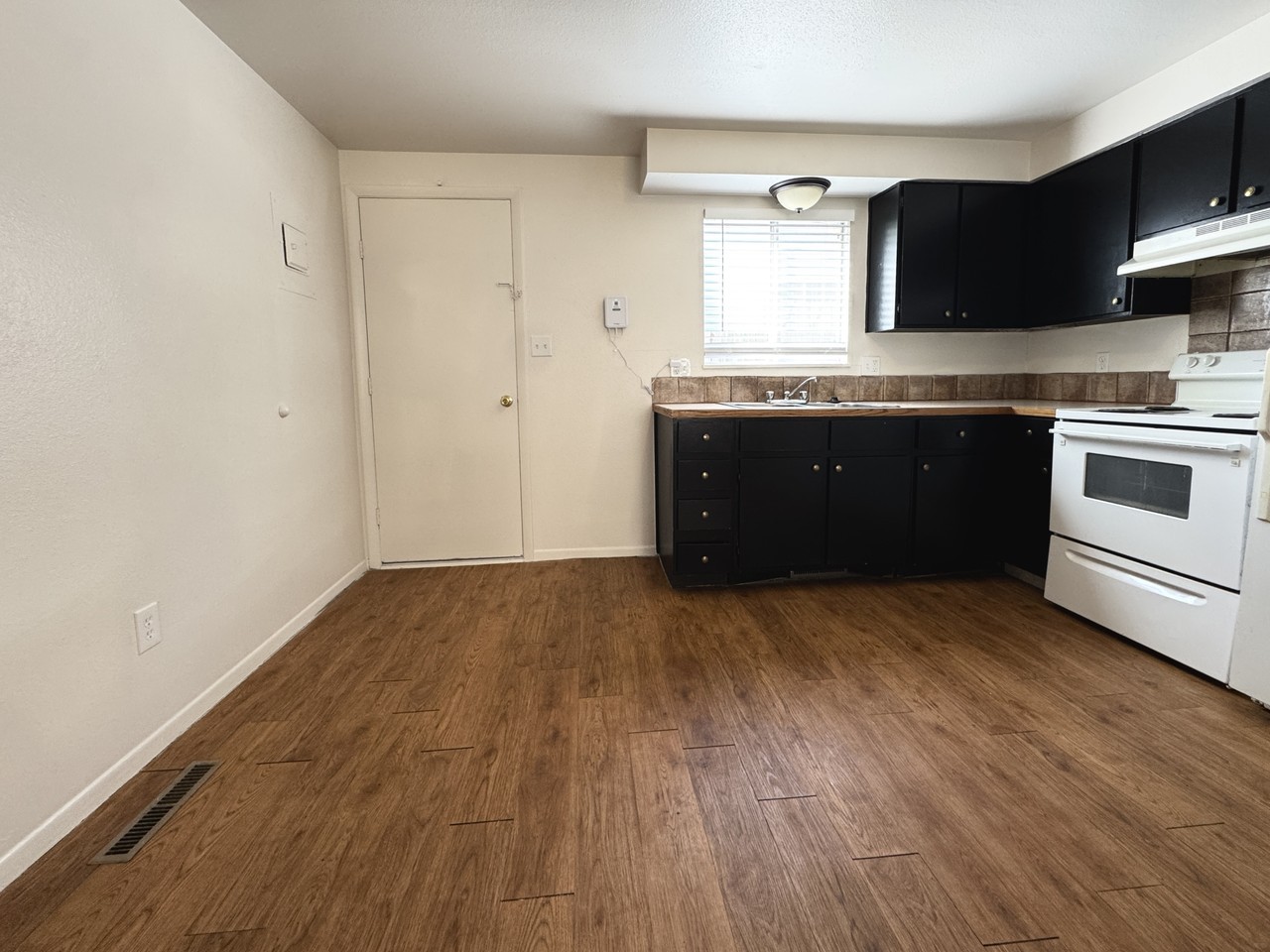 iCVL - 521 E 13th St - Photo 3 of 16