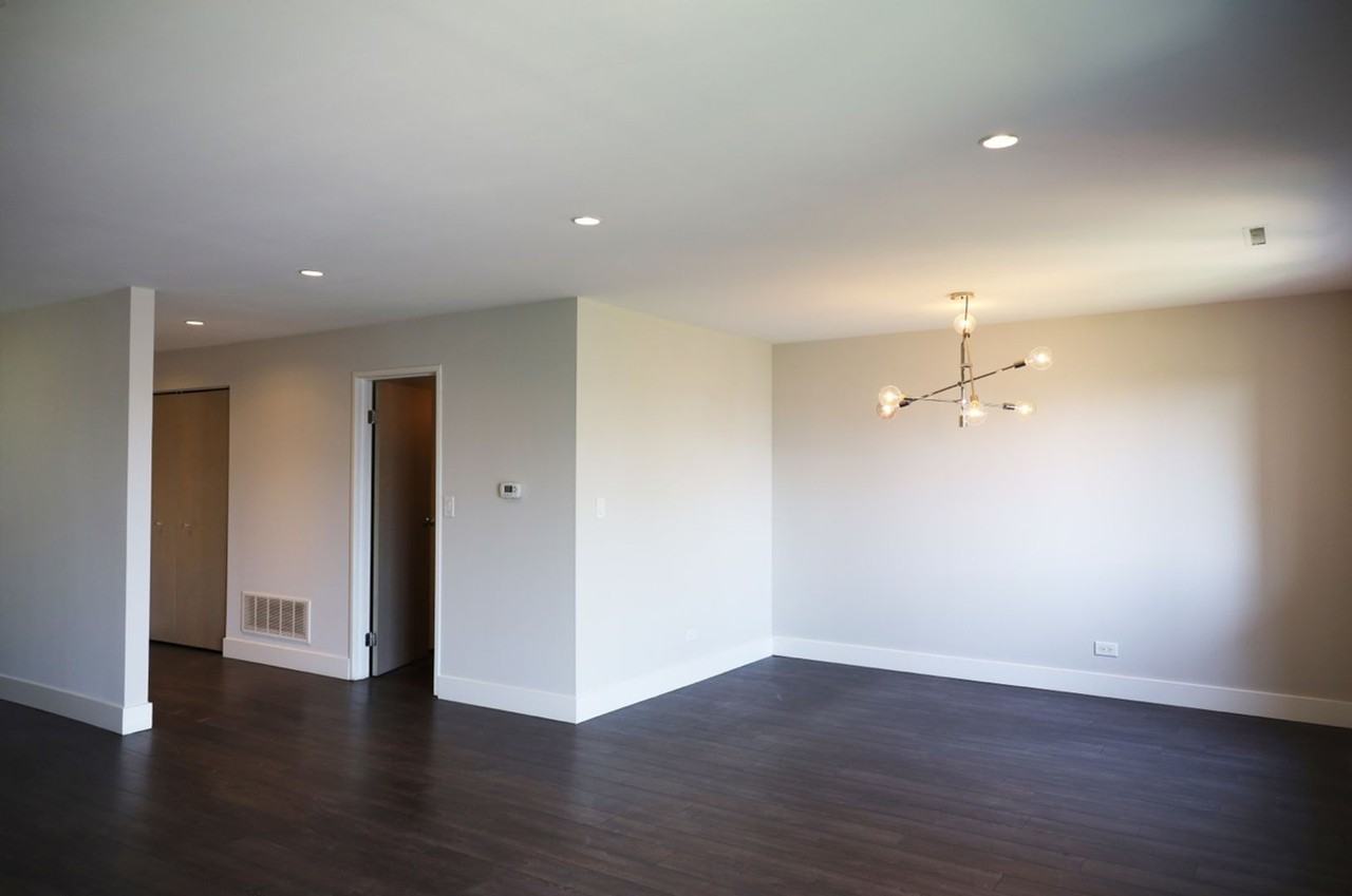 434 Clinton Pl - Photo 4 of 10