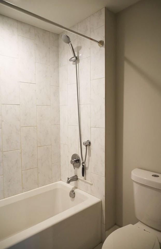 434 Clinton Pl - Photo 6 of 10