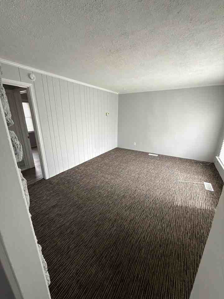 466 West 200 North - Photo 4 of 12