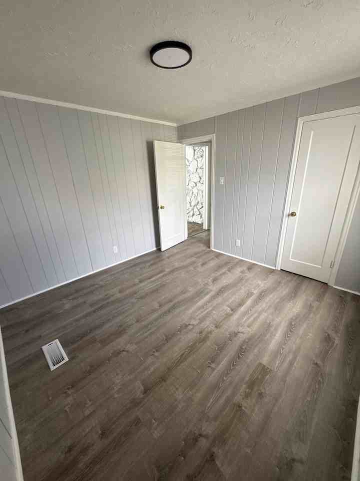 466 West 200 North - Photo 5 of 12