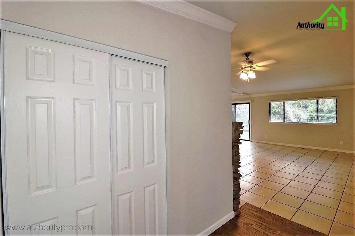 866 Spaniel Dr - Photo 6 of 24