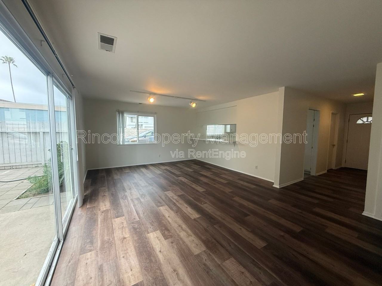 2474 Seahorse Ave - Photo 5 of 21