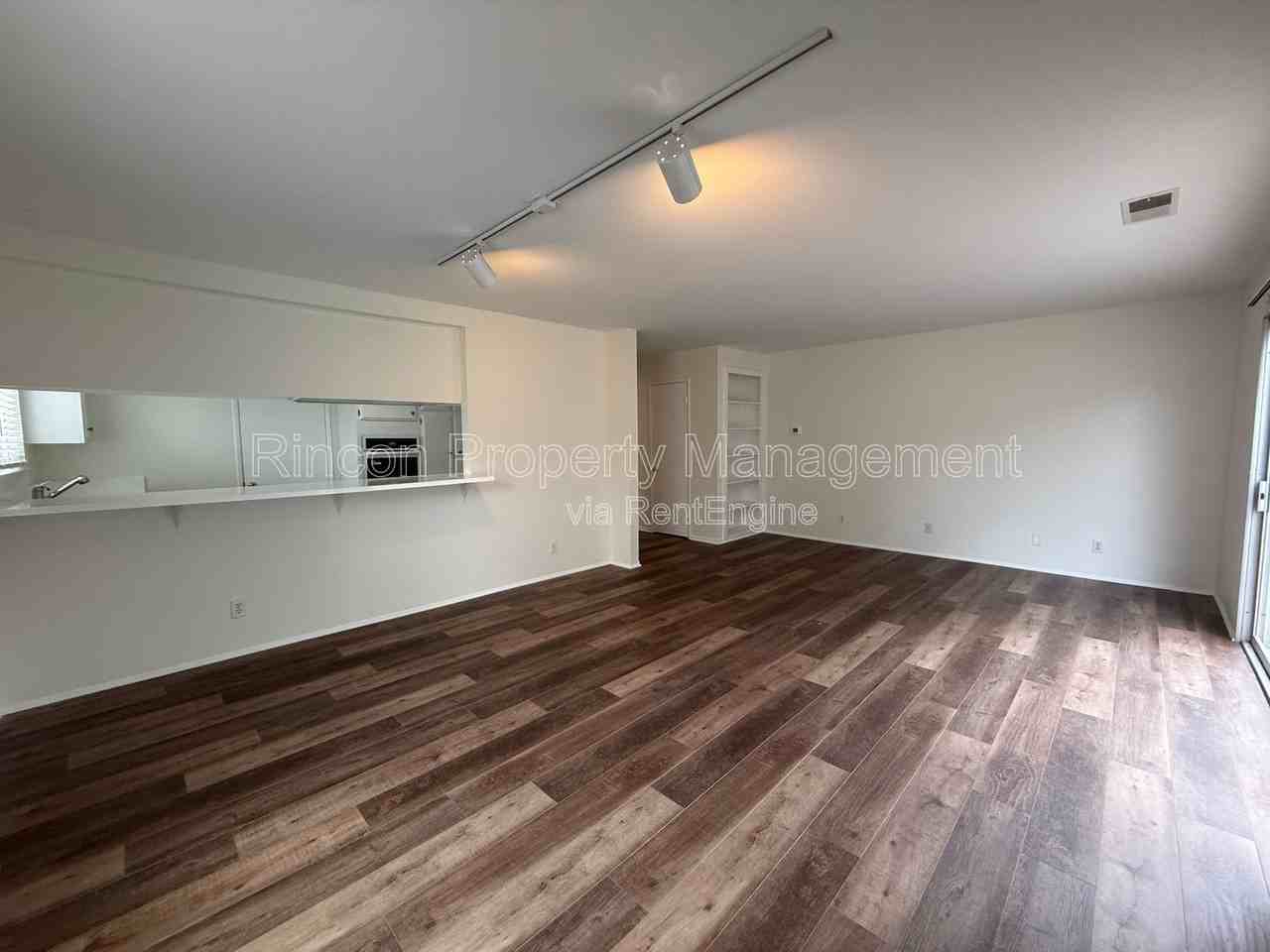 2474 Seahorse Ave - Photo 7 of 21