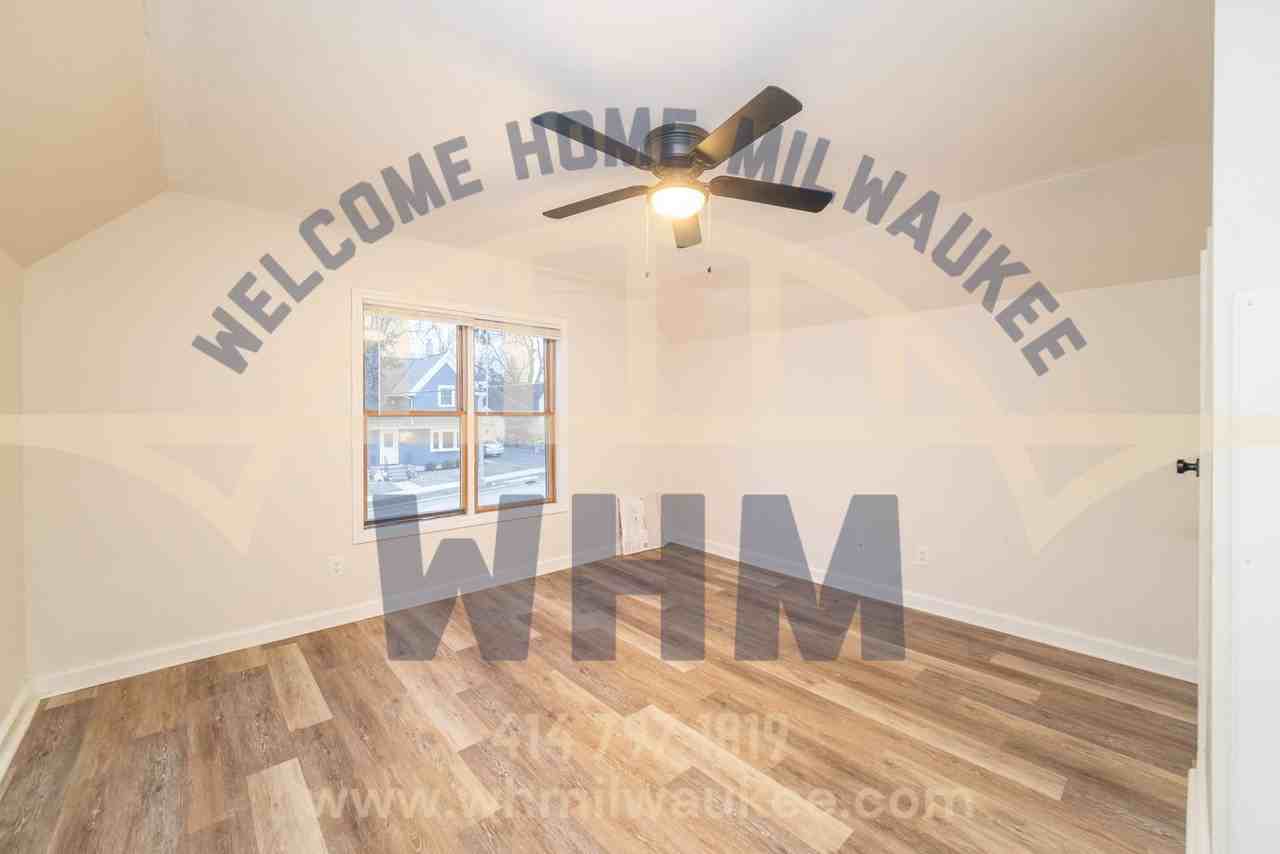 N90W16736 Roosevelt Dr - Photo 7 of 10