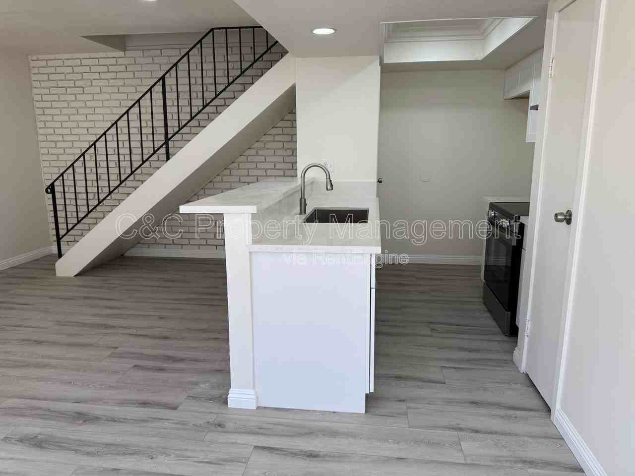 3479 20th St - Photo 3 of 19