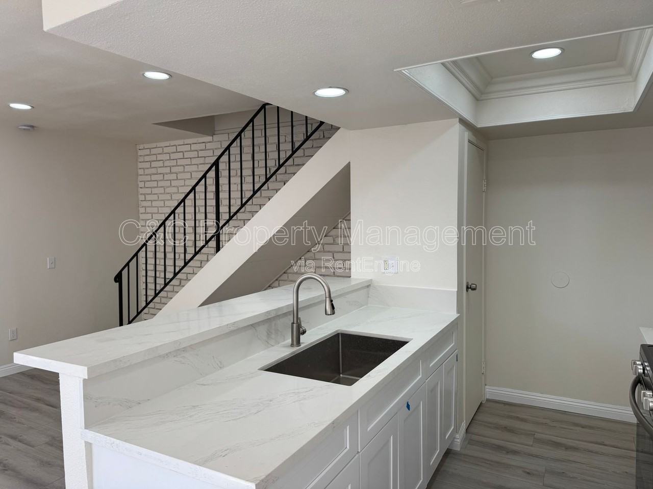 3479 20th St - Photo 2 of 19
