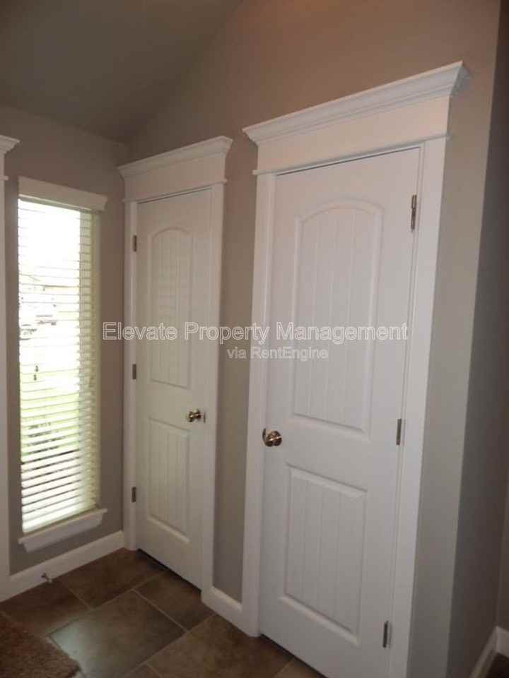 2213 Ailsa Rd - Photo 3 of 21