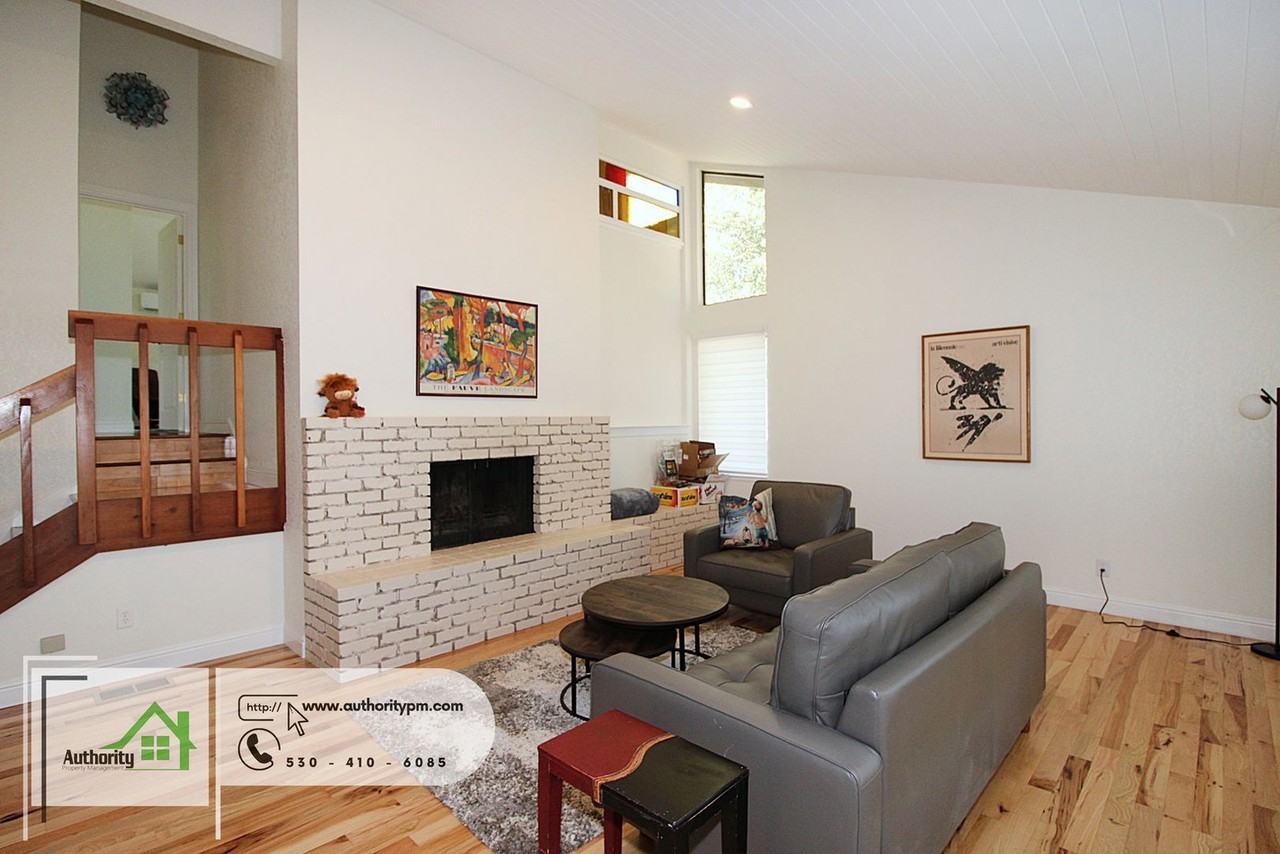 3350 Mountain Oak Dr - Photo 4 of 50