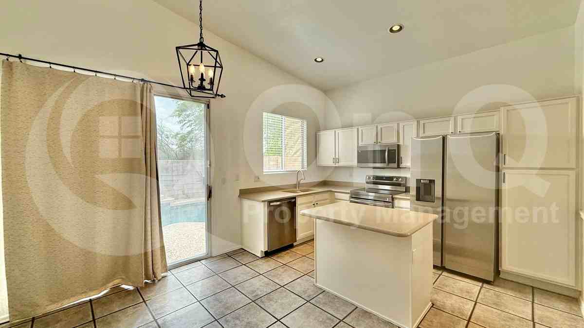 31205 N 45th St - Photo 4 of 20