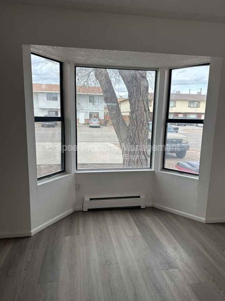 3247 Main St #1 - Photo 3 of 13