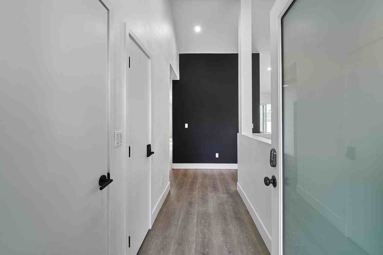 2712 Westwood Boulevard - Photo 4 of 28