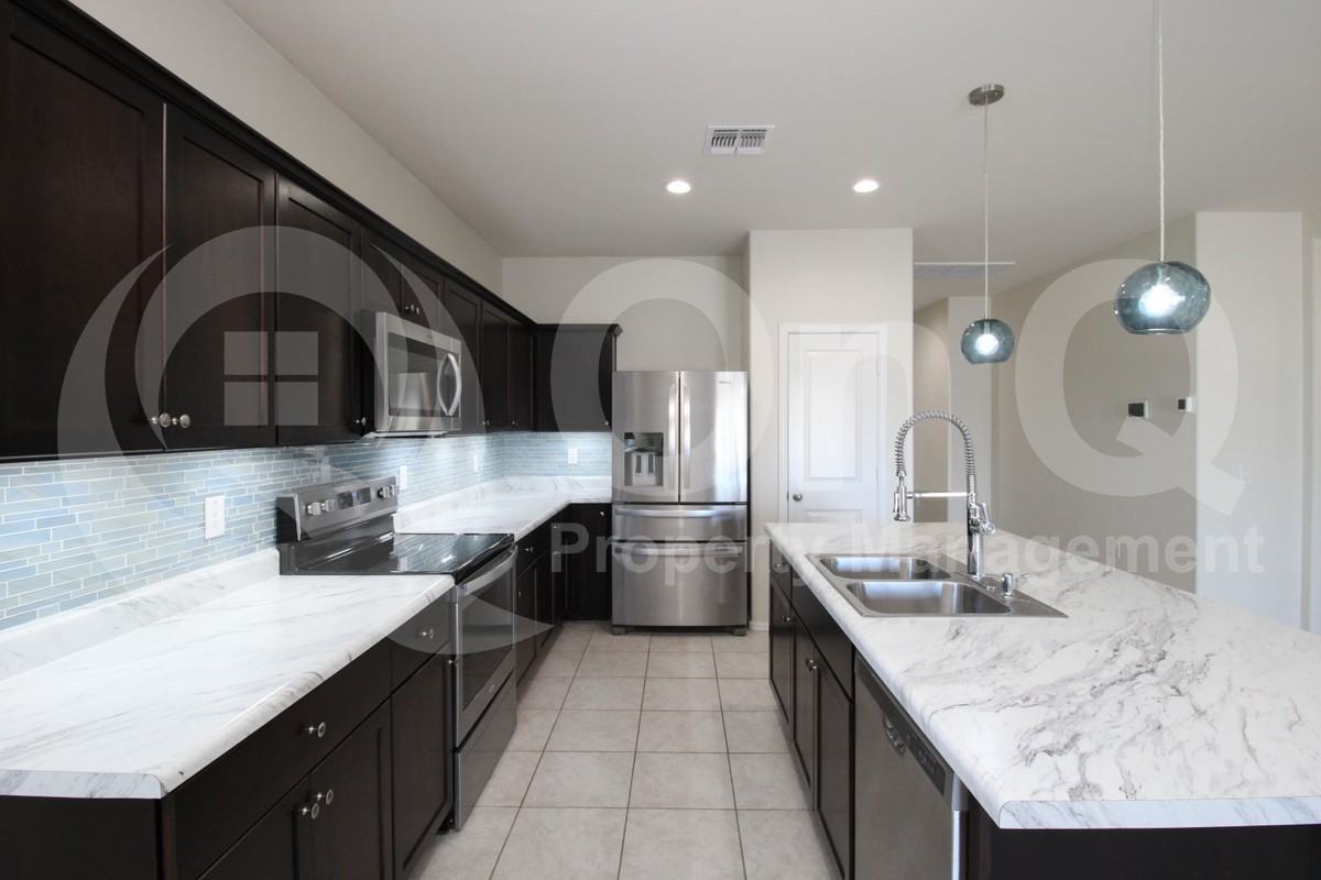 4516 W Cinnamon Ave - Photo 3 of 24