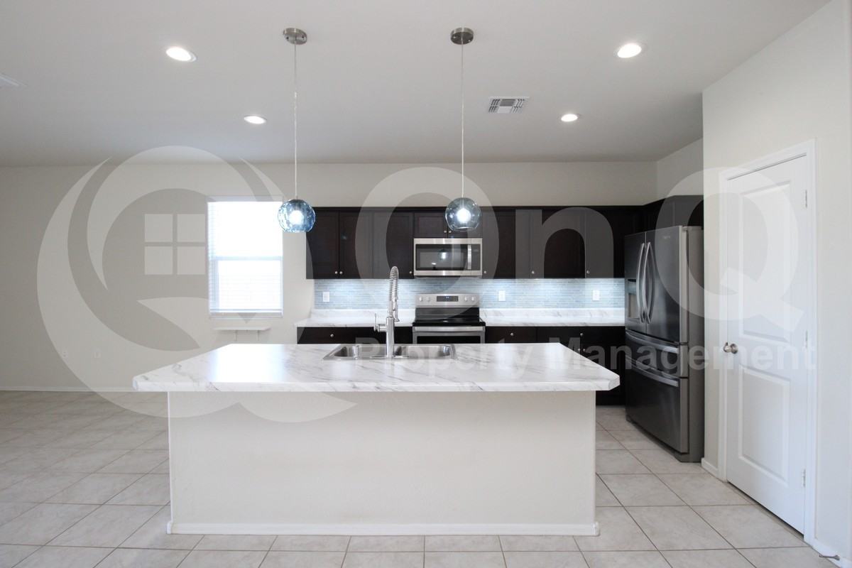 4516 W Cinnamon Ave - Photo 6 of 24