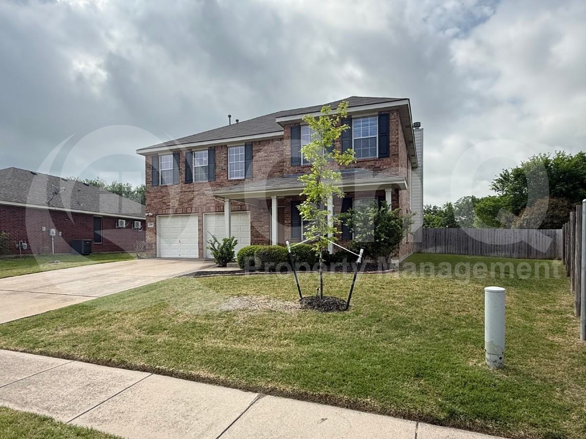 2887 Park Place Dr - Photo 3 of 28