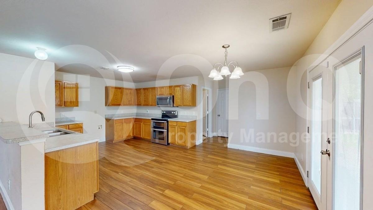 2887 Park Place Dr - Photo 6 of 28