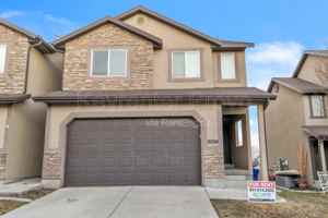 featured image of 2004 N Churchill Rd