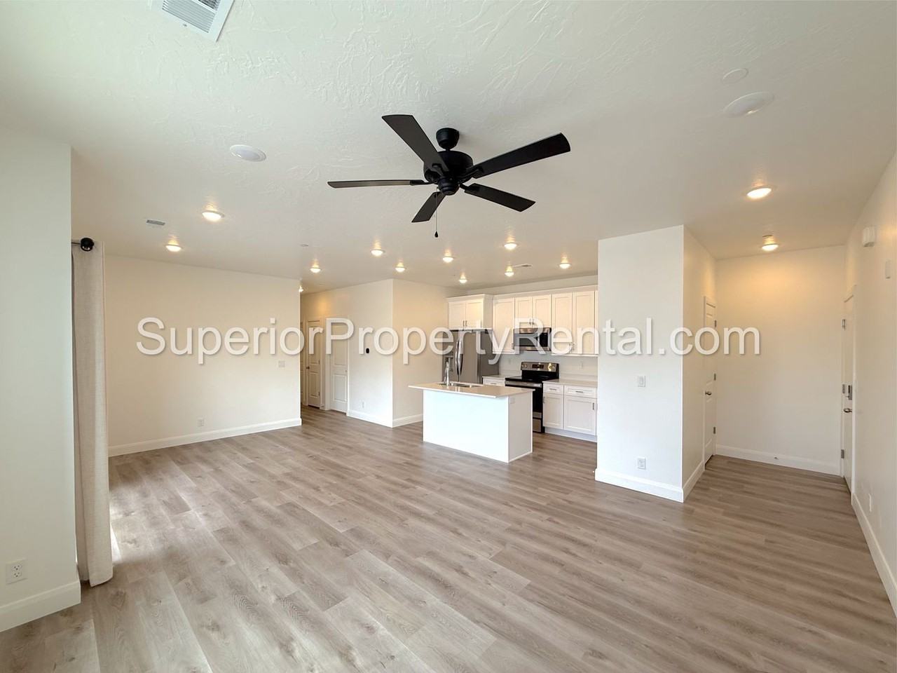 5801 5801 S Garnet Drive 5 204 - Photo 5 of 22
