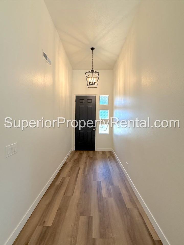 2196 W 1390 N - Photo 3 of 22