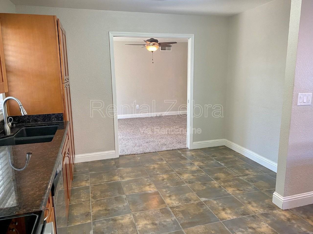 1216 Rose Ave - Photo 7 of 26