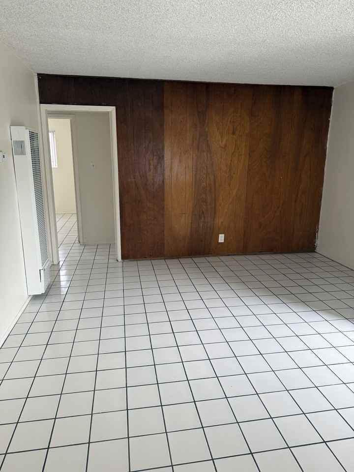 752 South G Street - Photo 7 of 10