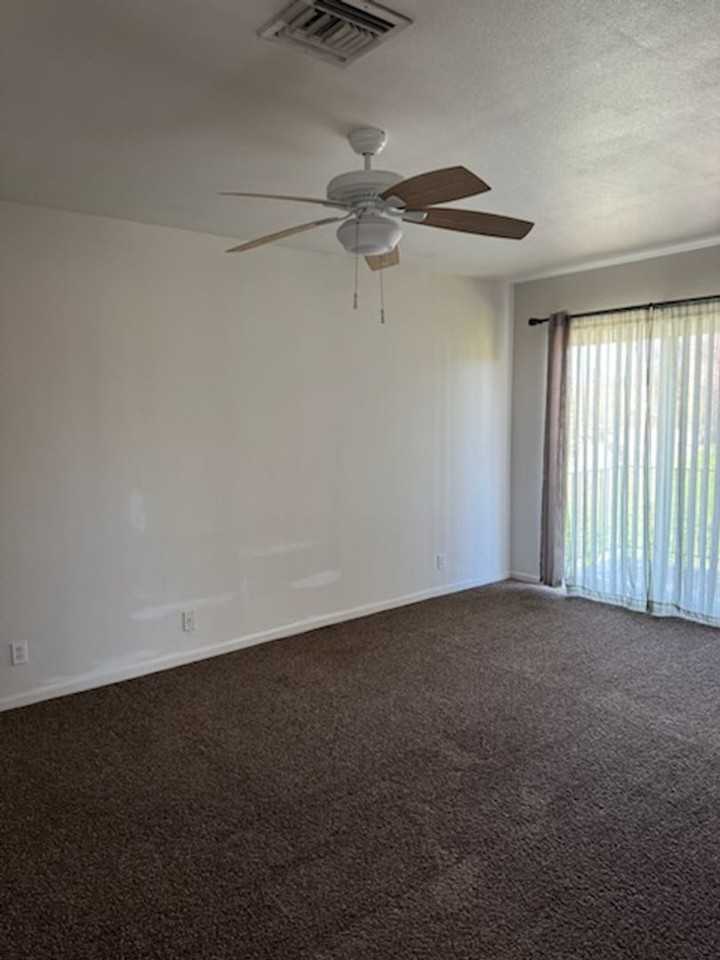 2338 N 52nd Street - Photo 6 of 40