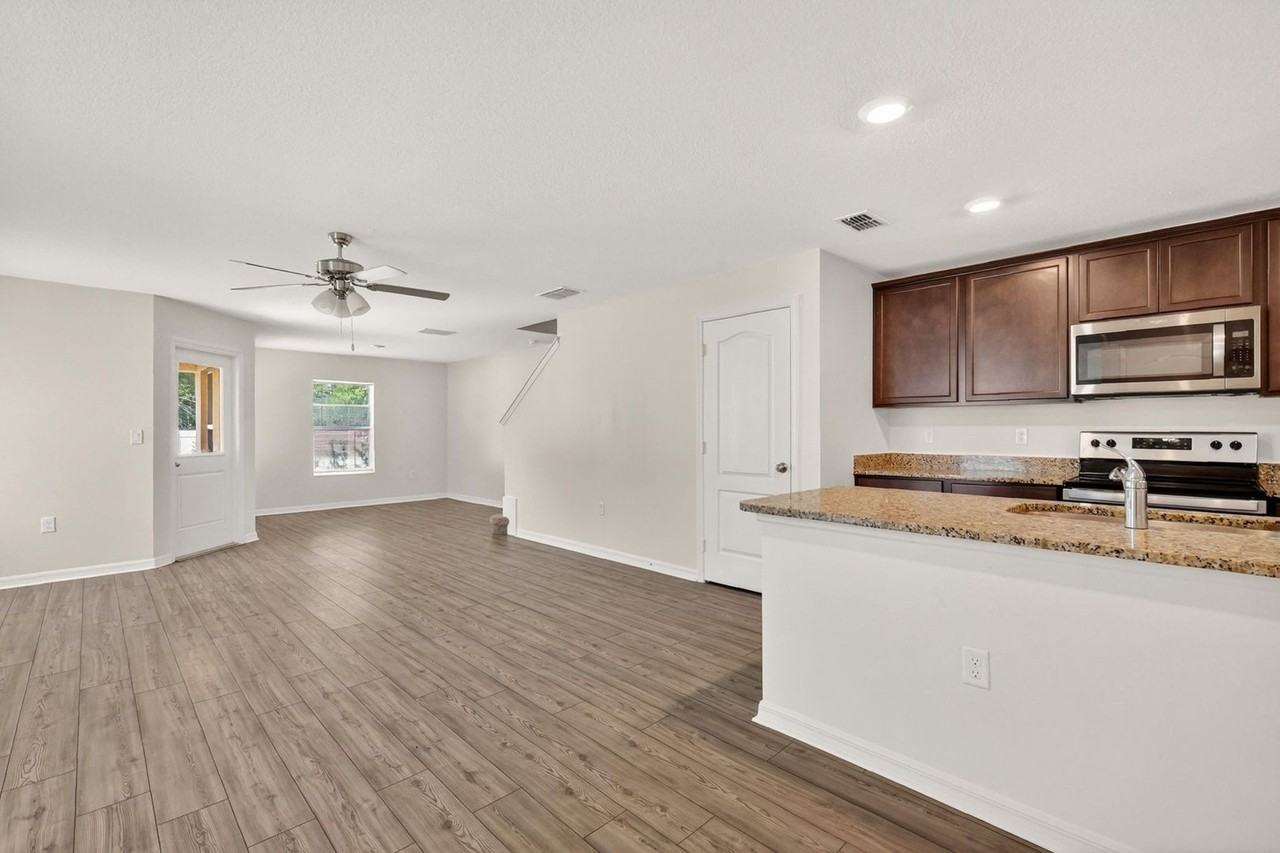 1604 Wynford Cir - Photo 4 of 28