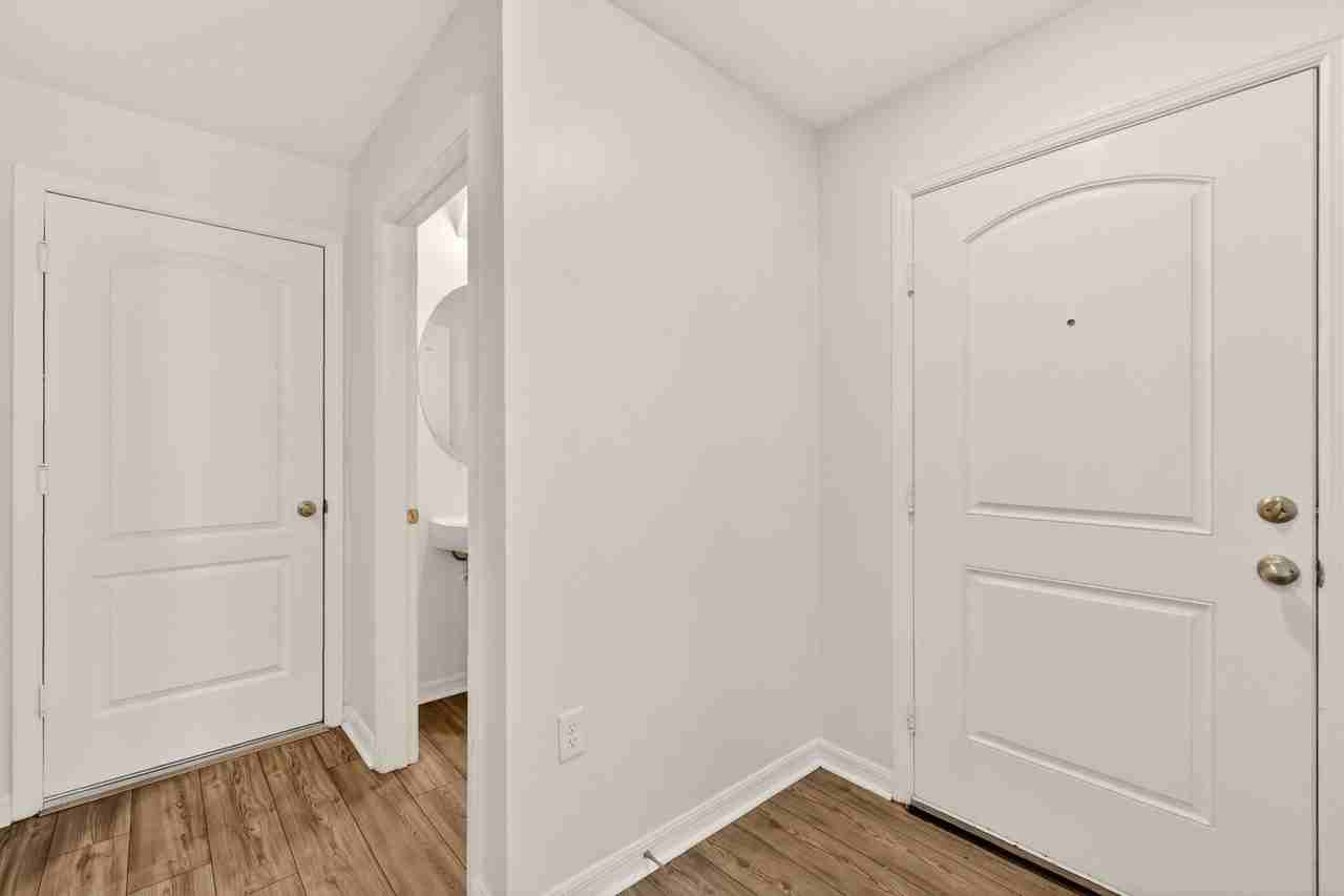 1604 Wynford Cir - Photo 5 of 28