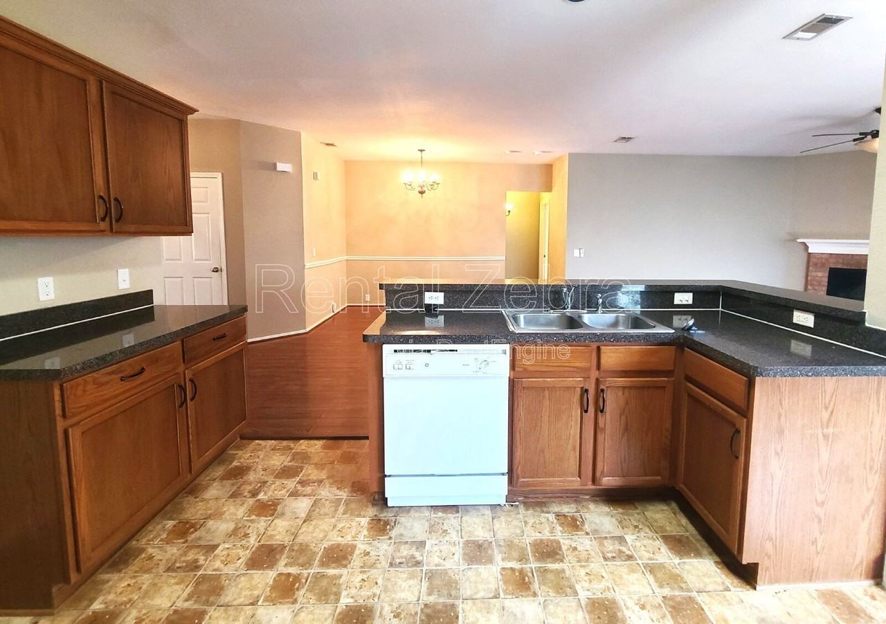 8612 Orleans Ln - Photo 5 of 18