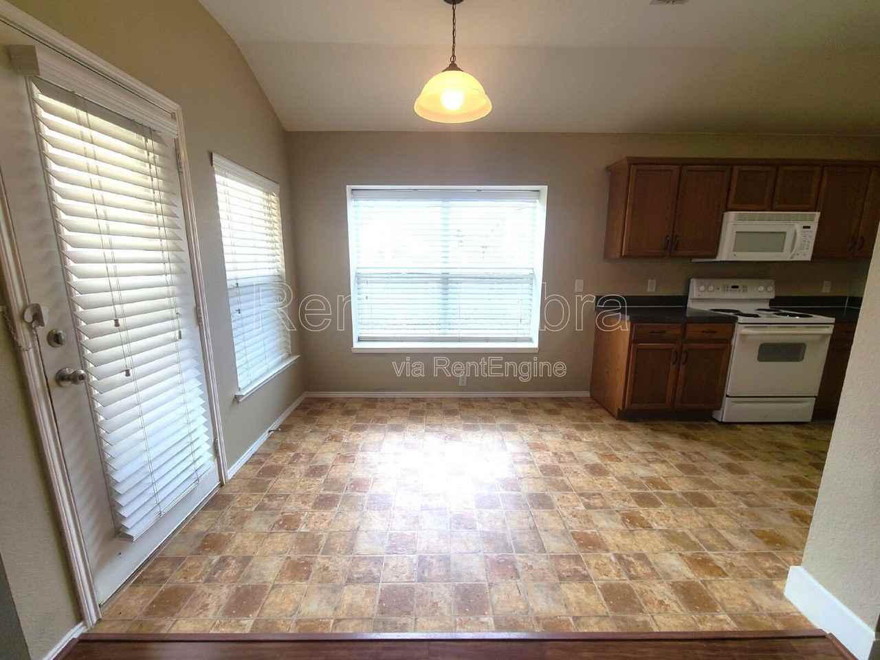 8612 Orleans Ln - Photo 6 of 18