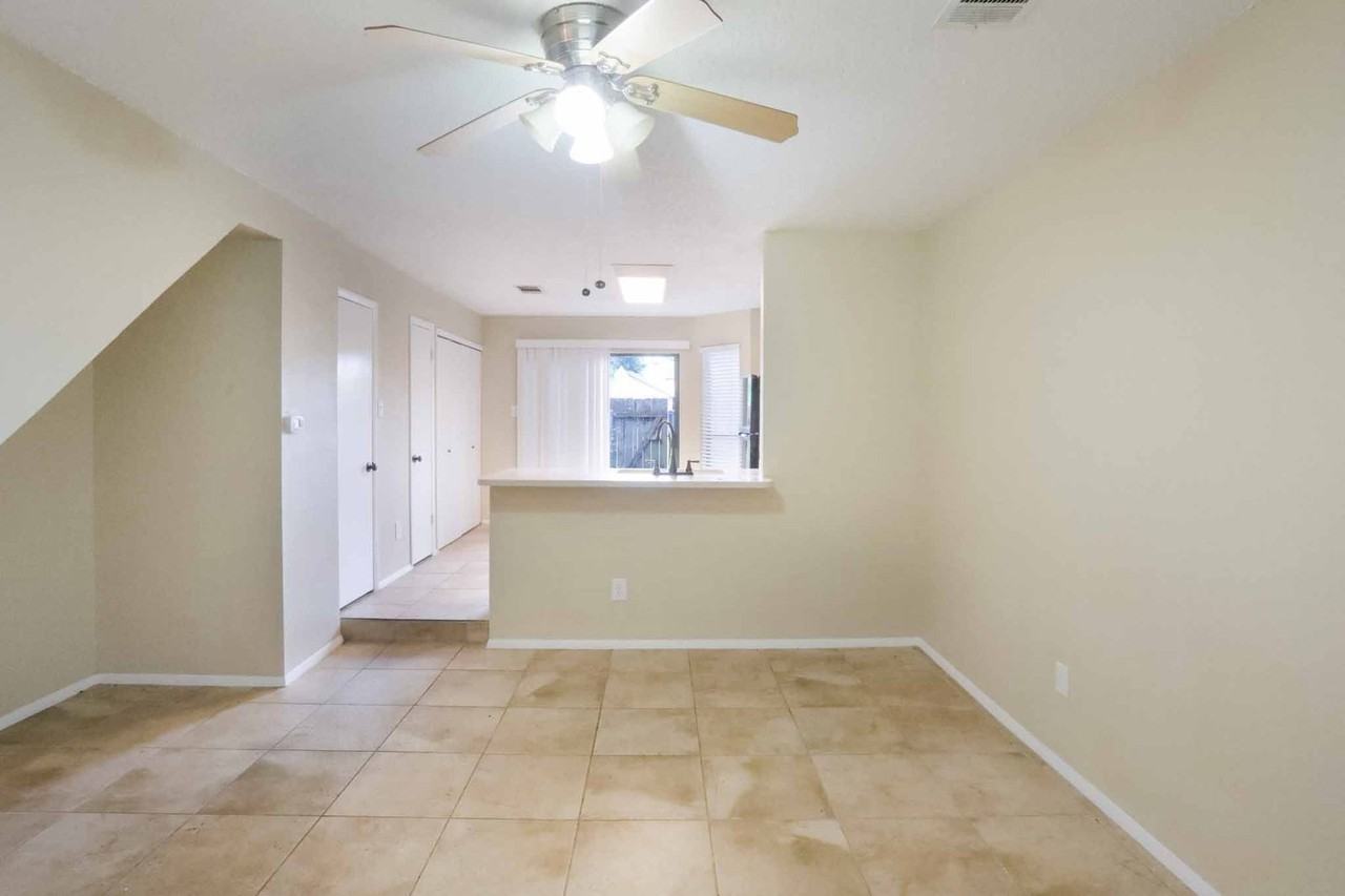 1411 Gracy Farms Ln #76 - Photo 4 of 20