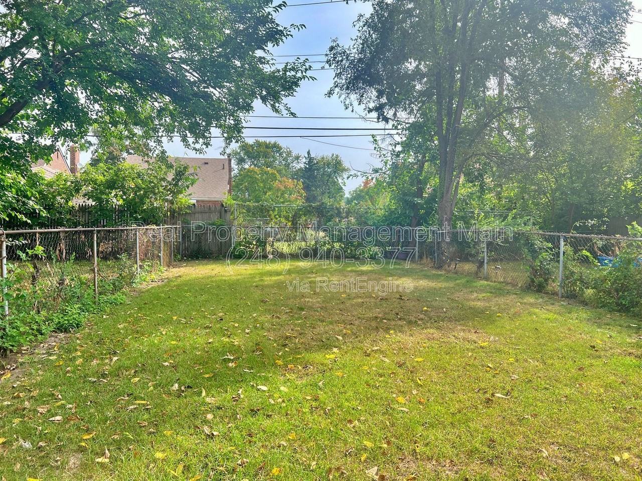 17322 Greenfield Rd - Photo 3 of 8