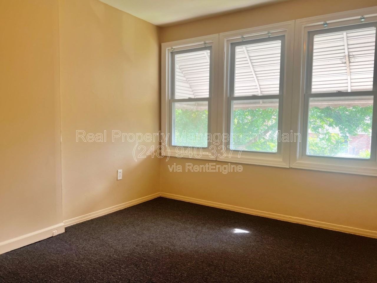 17322 Greenfield Rd - Photo 6 of 8