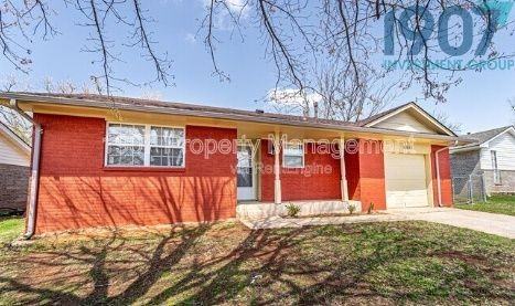 1611 Pinewood Dr - Photo 3 of 17