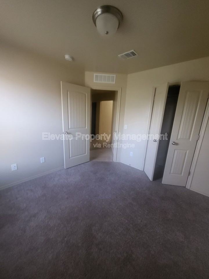 924 W Prairie Wind Way - Photo 7 of 13