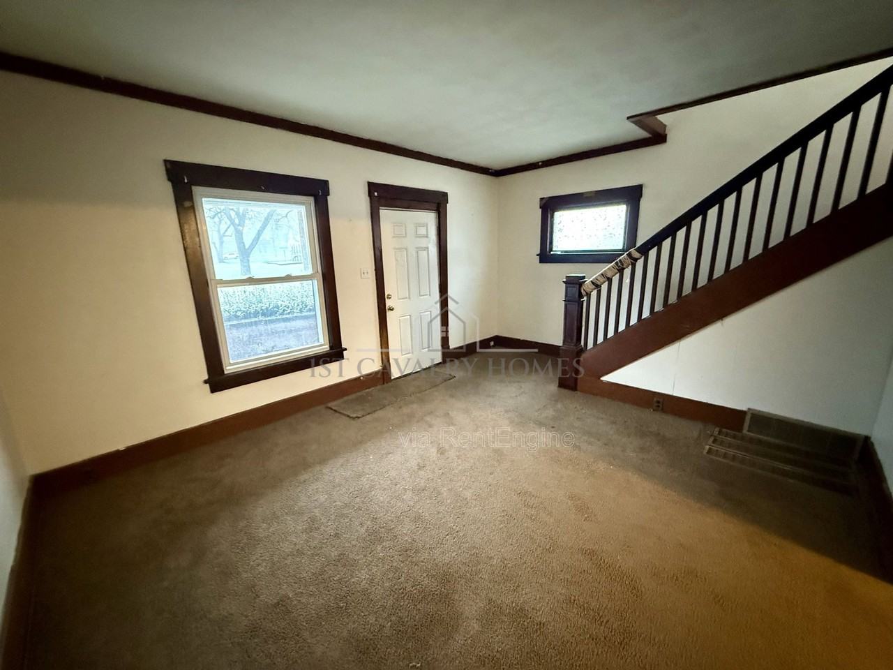 240 Park Ave Sw - Photo 2 of 11