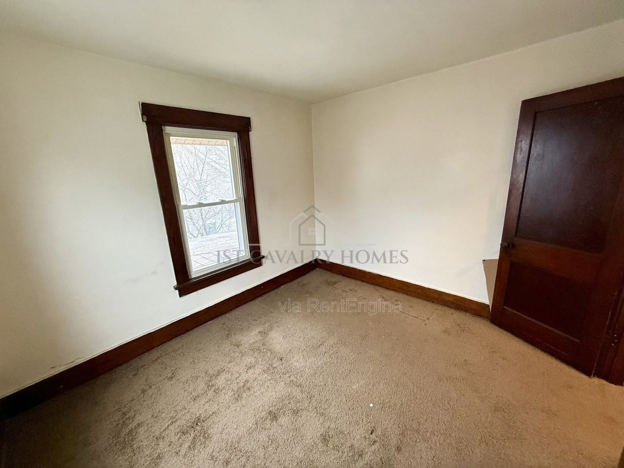 240 Park Ave Sw - Photo 7 of 11