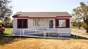 featured image of 1017 N Jefferson St