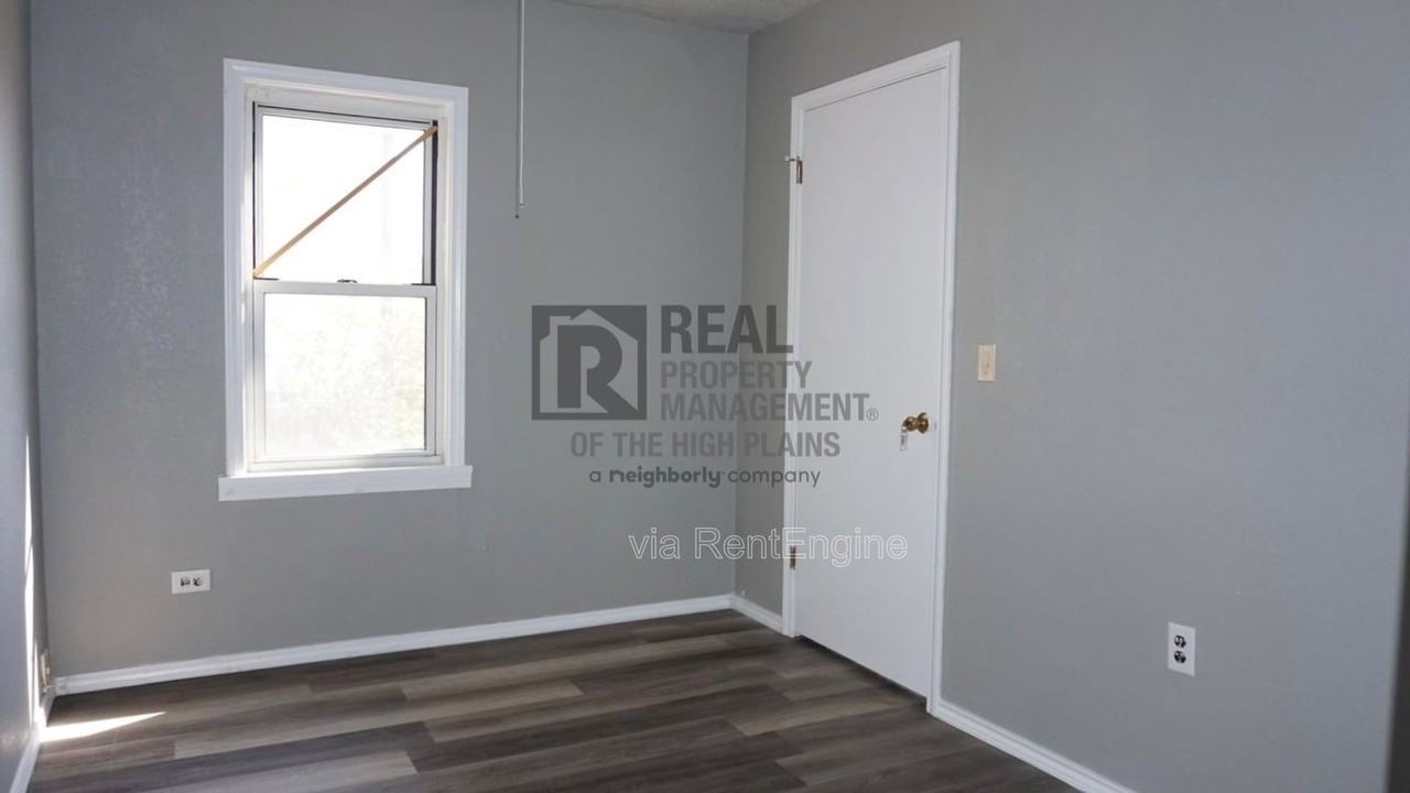 1017 N Jefferson St - Photo 4 of 11