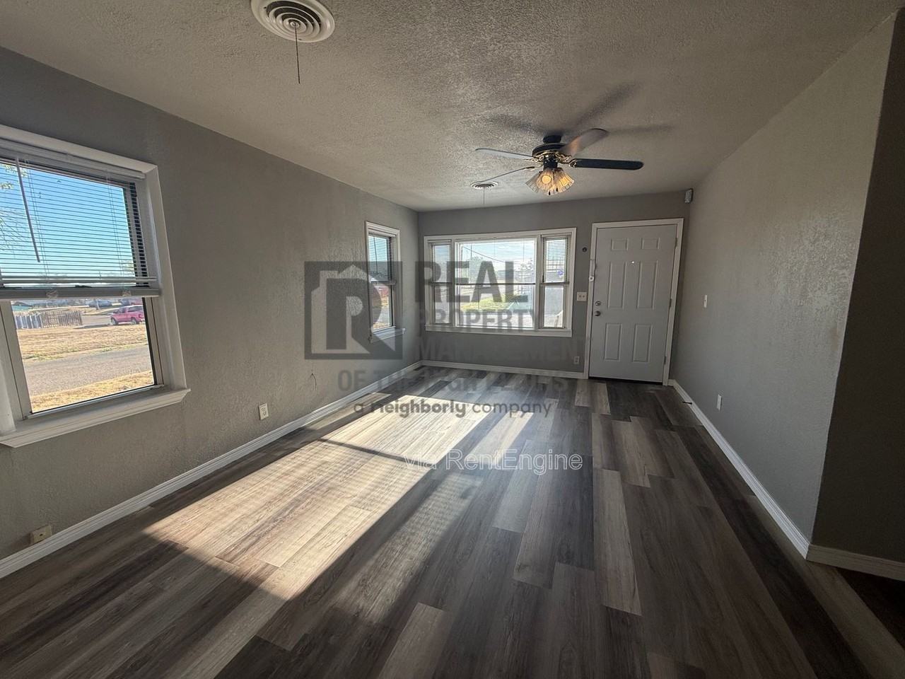 1017 N Jefferson St - Photo 6 of 11