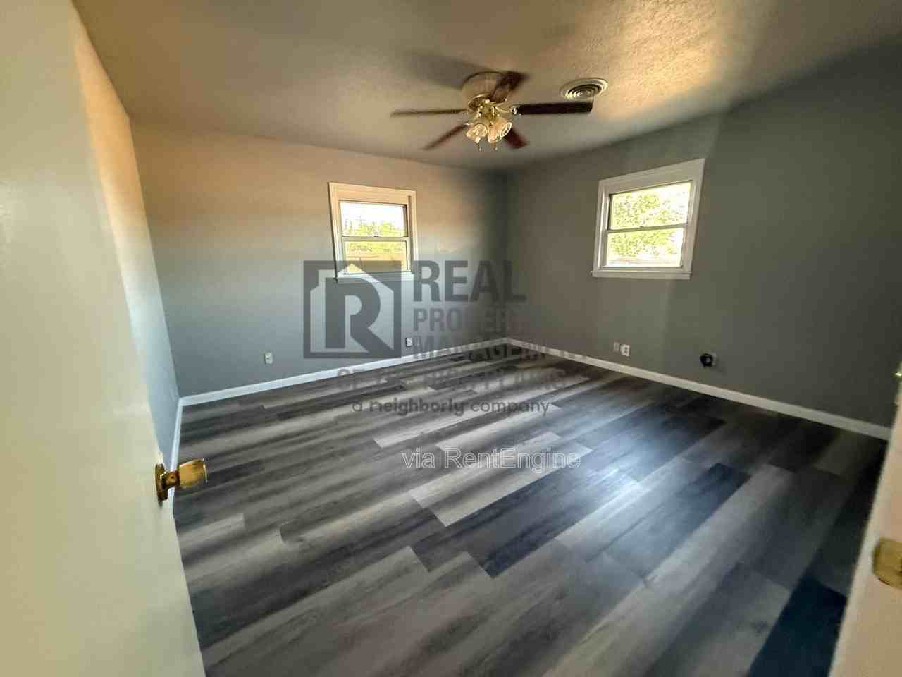 1017 N Jefferson St - Photo 7 of 11