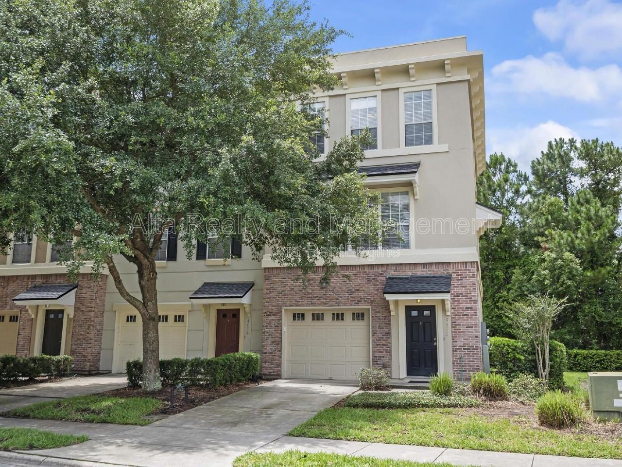 4472 Congressional Dr - Photo 3 of 50