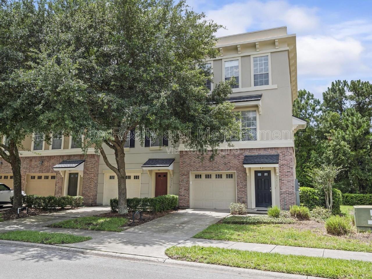 4472 Congressional Dr - Photo 4 of 50